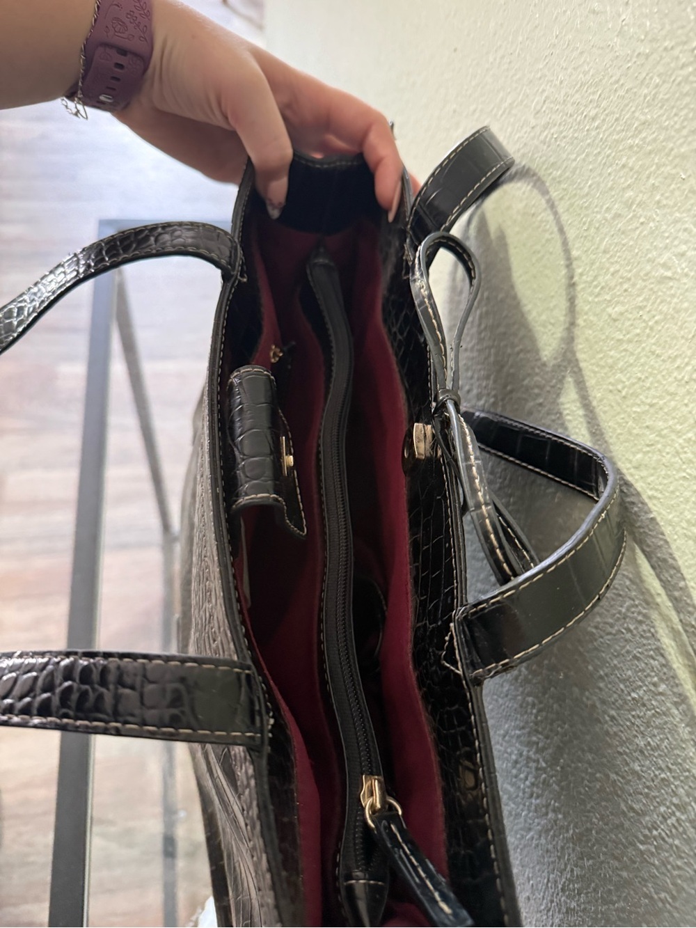 Liz Claiborne Black Croc Embossed Structured Tote Shoulder Bag - Picture 9 of 9